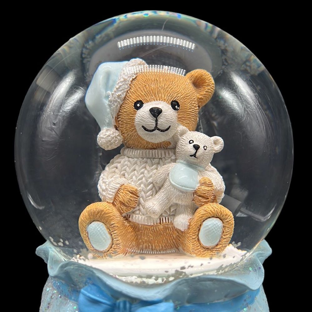 Baby’s First Christmas Snow Globe Teddy Bear Music Box St Nicholas Square - Picture 3 of 9